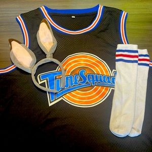 Men’s Bugs Bunny costume